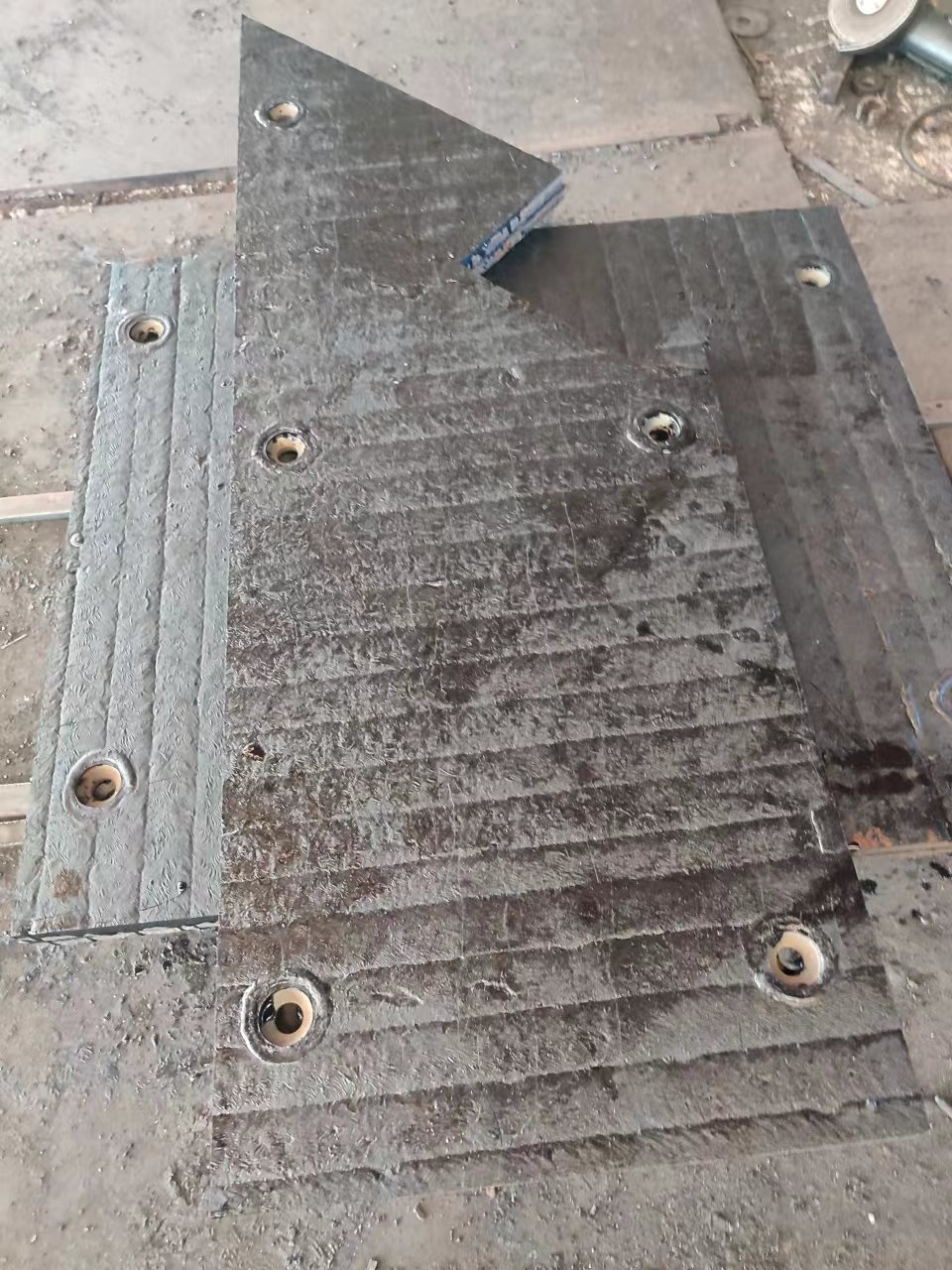 福建复合耐磨钢板6+4