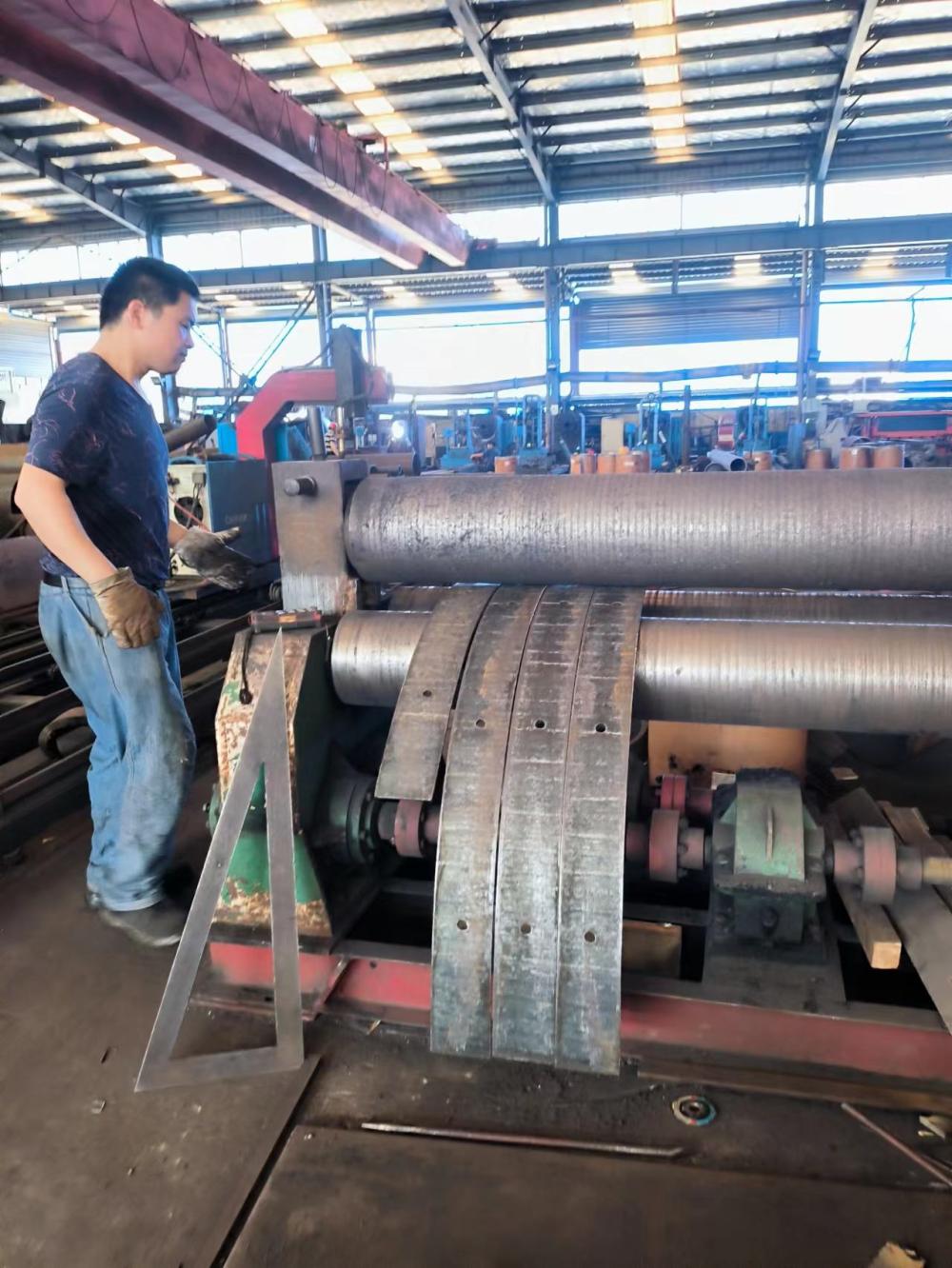 福建合金耐磨板折弯加工和操作流程